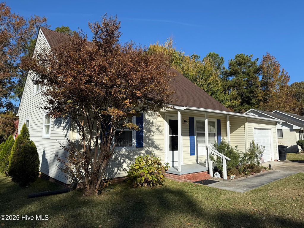 Photo of 1725 Edgewood Drive, Elizabeth City, NC 27909 (MLS # 100540106)