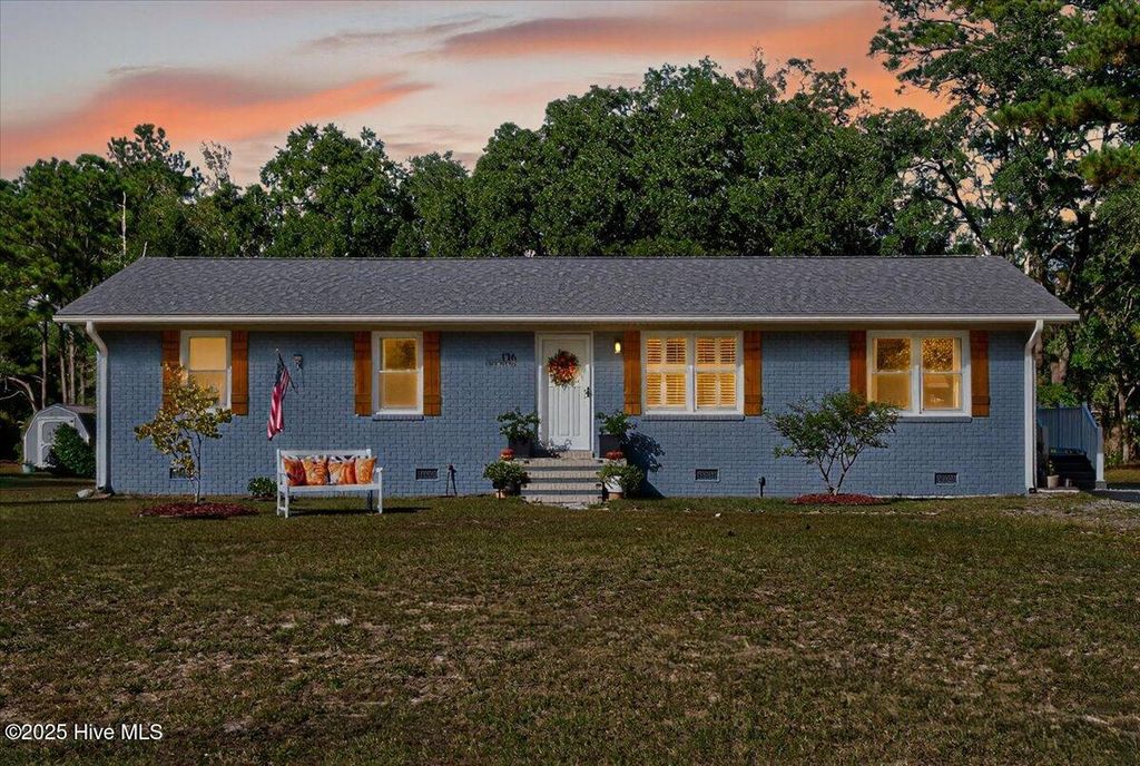 Photo of 136 Park Avenue, Southport, NC 28461 (MLS # 100532606)
