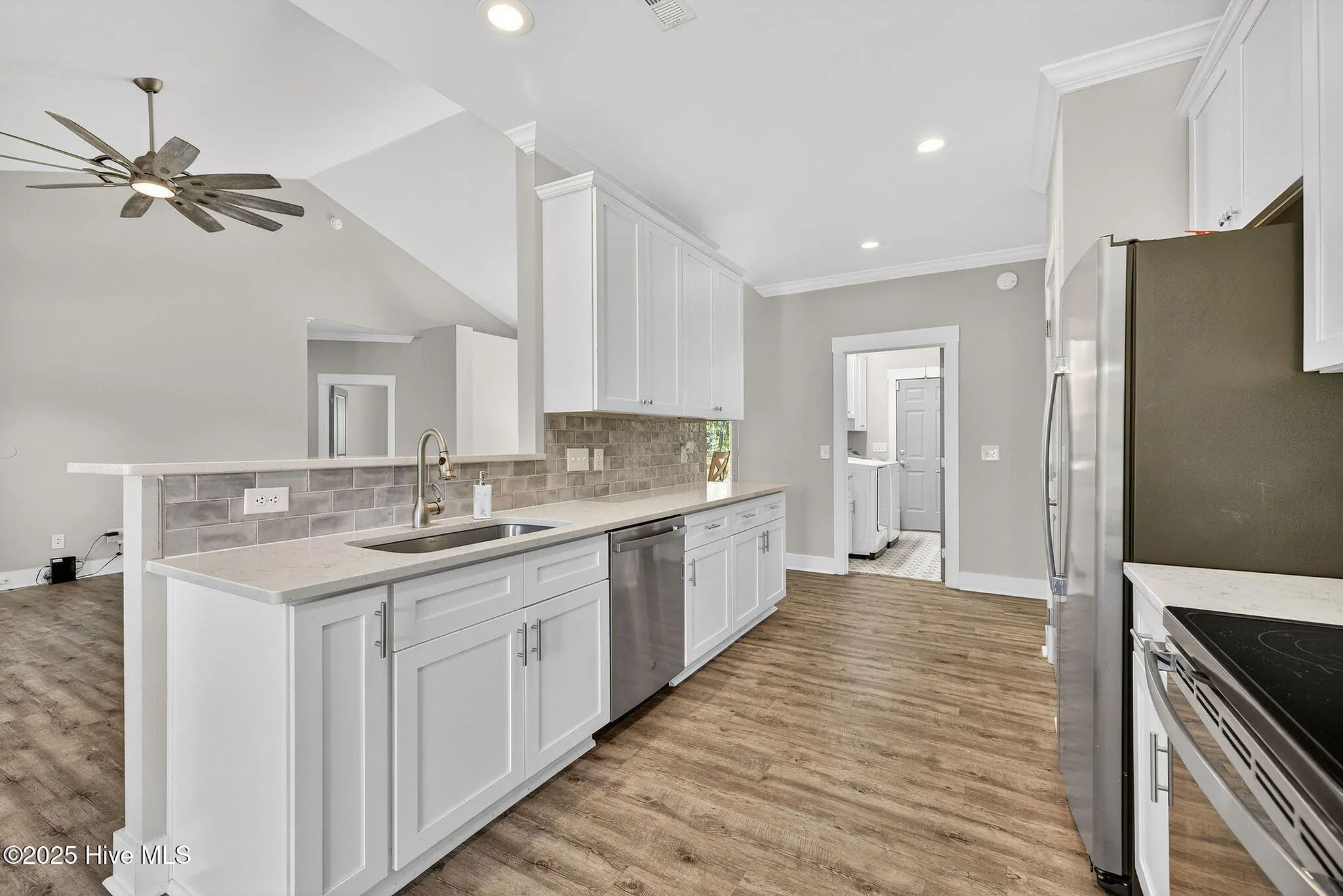 Rocky Point, North Carolina 28457, United States, 3 Bedrooms Bedrooms, ,2 BathroomsBathrooms,Residential,Active,230220