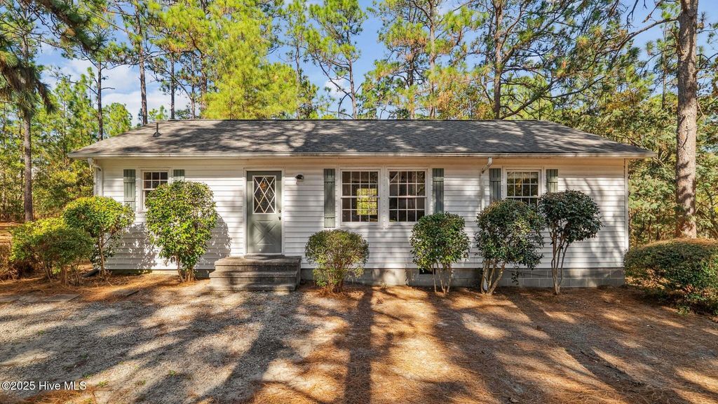 Photo of 183 Gaeta Drive, Pinehurst, NC 28374 (MLS # 100538433)