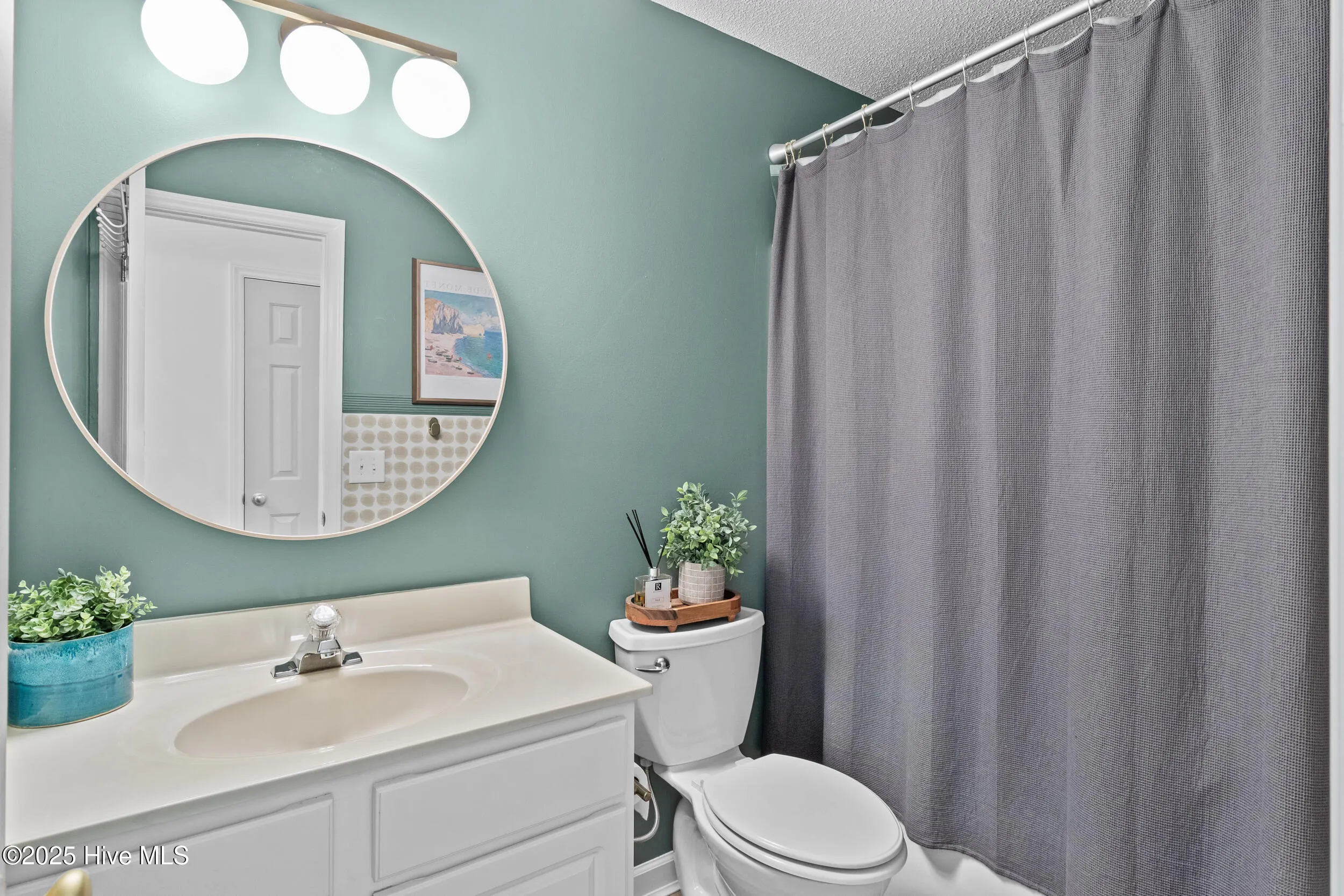 Wilmington, North Carolina 28411, United States, 3 Bedrooms Bedrooms, ,2 BathroomsBathrooms,Residential,Pending,136138