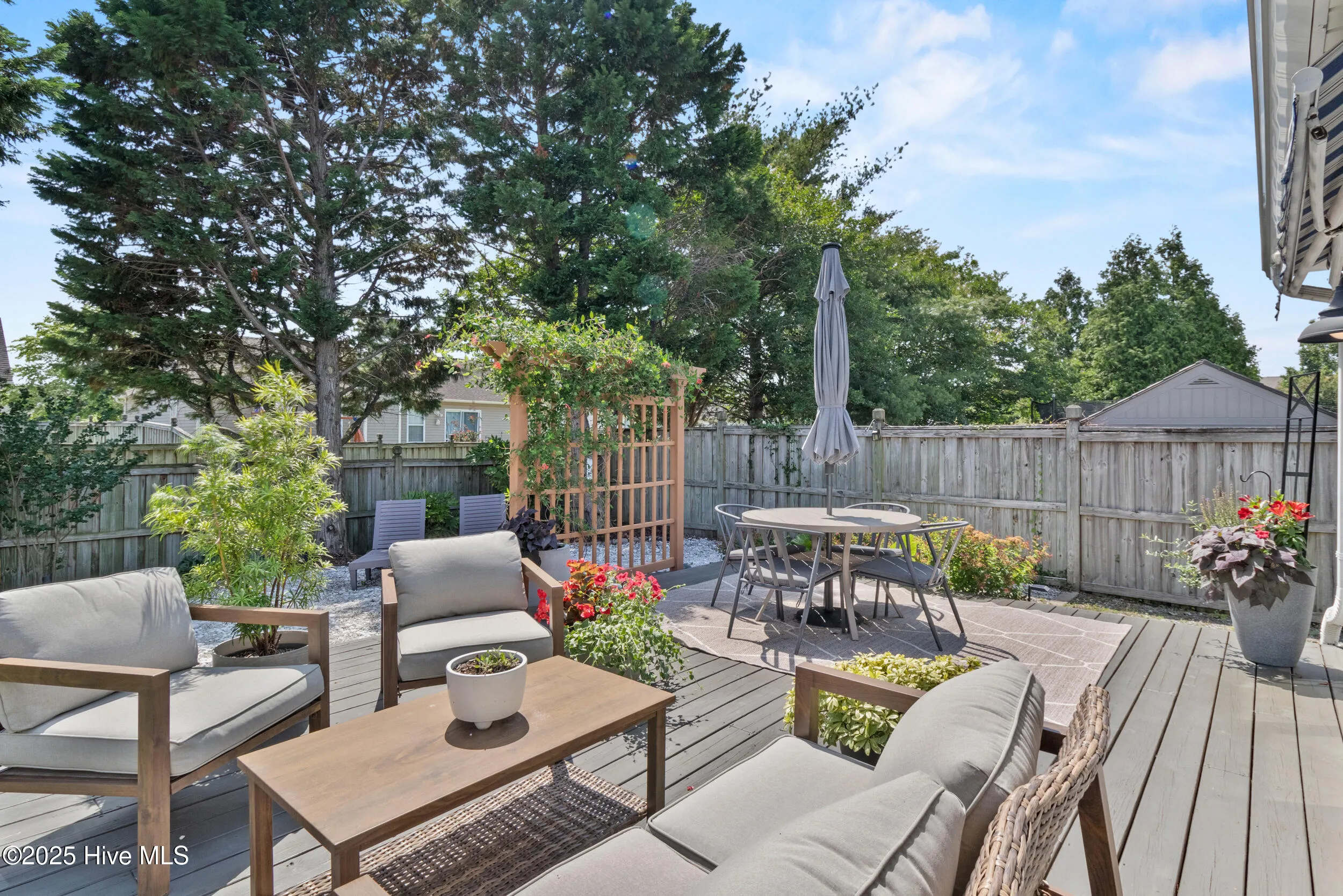 Wilmington, North Carolina 28411, United States, 3 Bedrooms Bedrooms, ,2 BathroomsBathrooms,Residential,Pending,136138