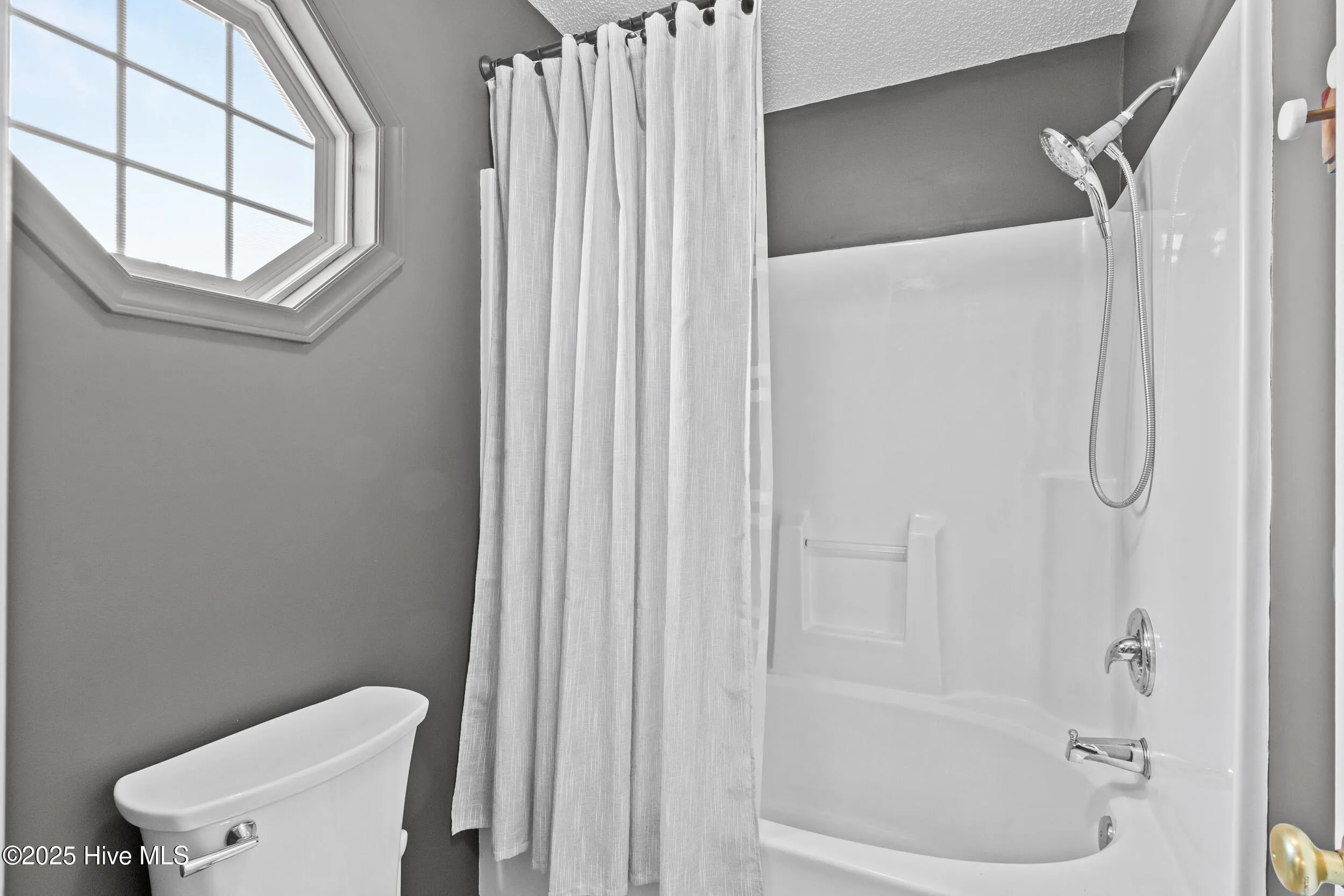 Wilmington, North Carolina 28411, United States, 3 Bedrooms Bedrooms, ,2 BathroomsBathrooms,Residential,Pending,136138