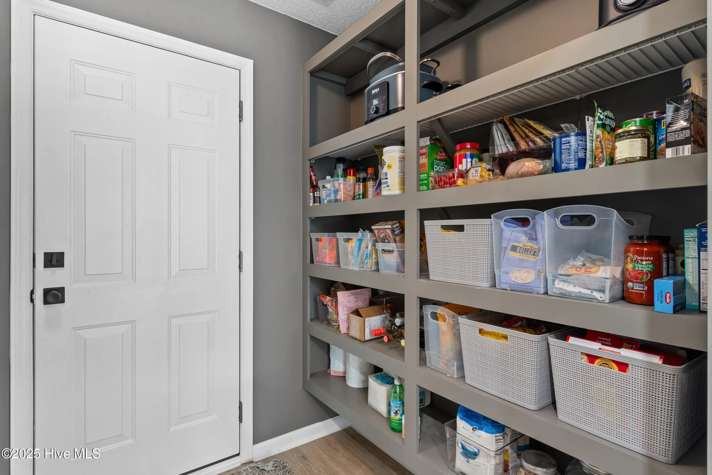 Wilmington, North Carolina 28411, United States, 3 Bedrooms Bedrooms, ,2 BathroomsBathrooms,Residential,Pending,136138