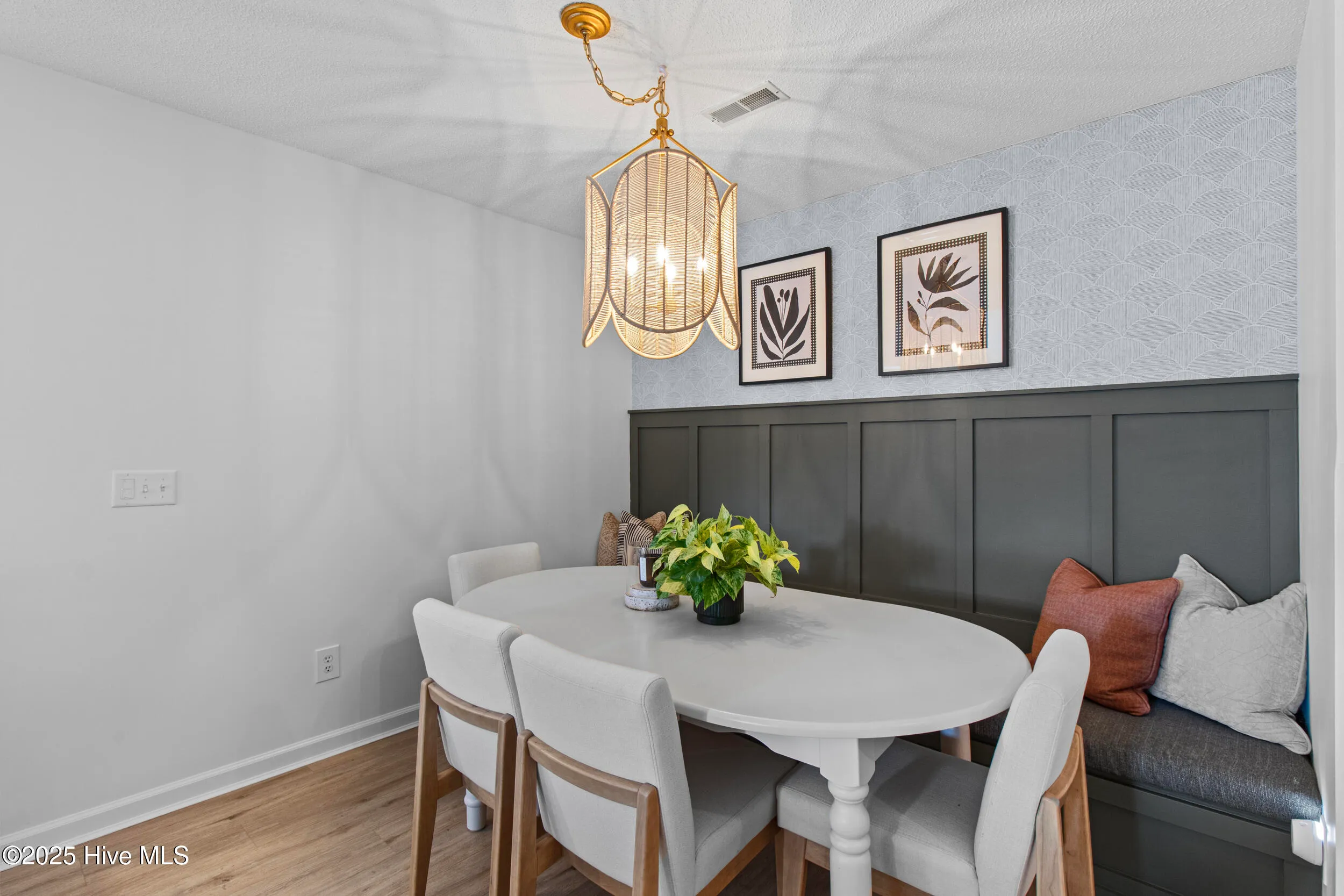 Wilmington, North Carolina 28411, United States, 3 Bedrooms Bedrooms, ,2 BathroomsBathrooms,Residential,Pending,136138