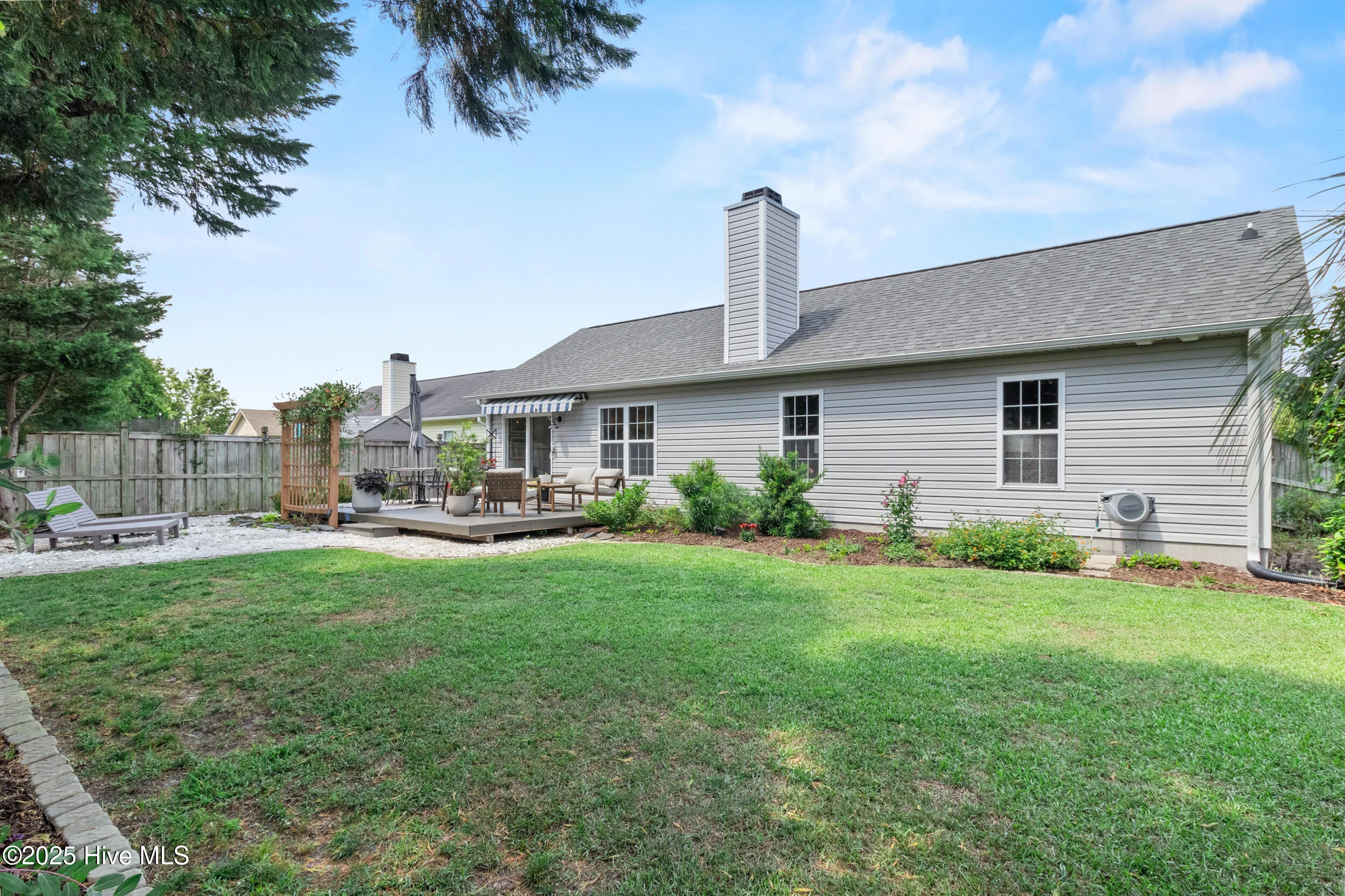 Wilmington, North Carolina 28411, United States, 3 Bedrooms Bedrooms, ,2 BathroomsBathrooms,Residential,Pending,136138