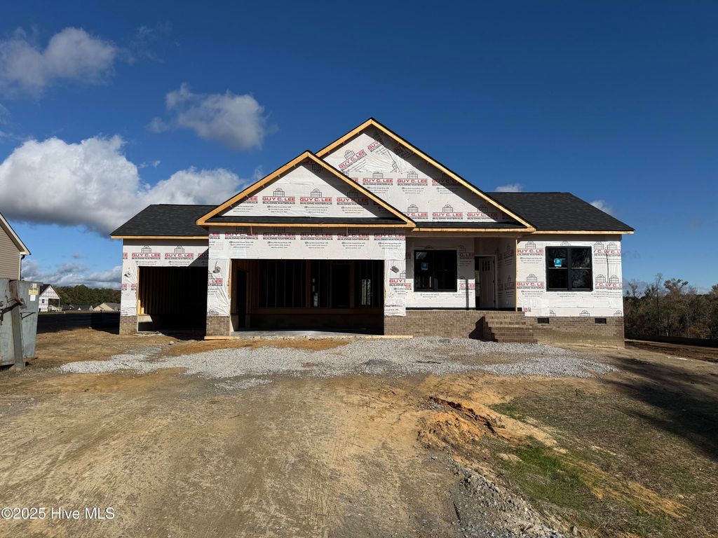 Photo of 181 Royal Avenue, Selma, NC 27576 (MLS # 100538954)