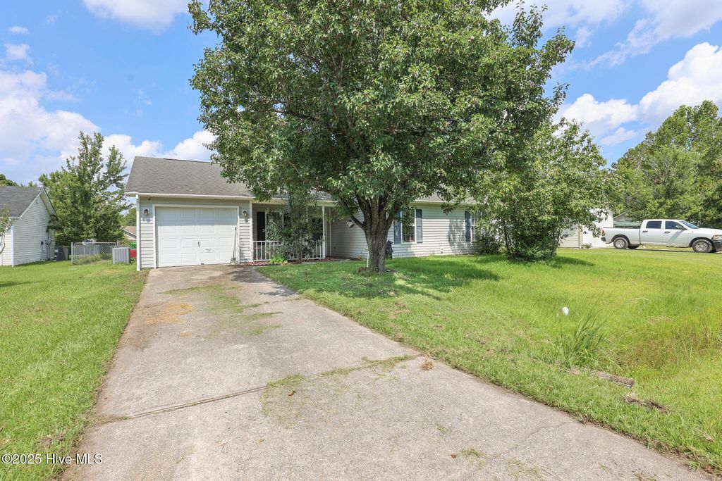 Photo of 302 Paddock Place, Jacksonville, NC 28546 (MLS # 100522542)