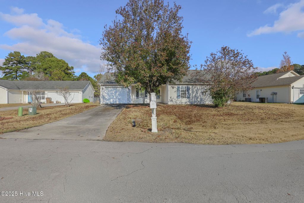 Photo of 302 Paddock Place, Jacksonville, NC 28546 (MLS # 100522542)