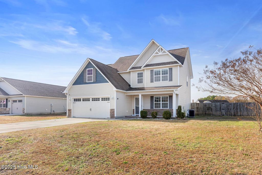 Photo of 405 Duncan Drive S, Richlands, NC 28574 (MLS # 100543906)