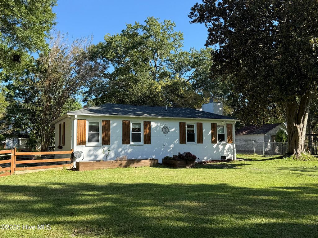 Photo of 1722 Spencer Avenue, New Bern, NC 28560 (MLS # 100535766)