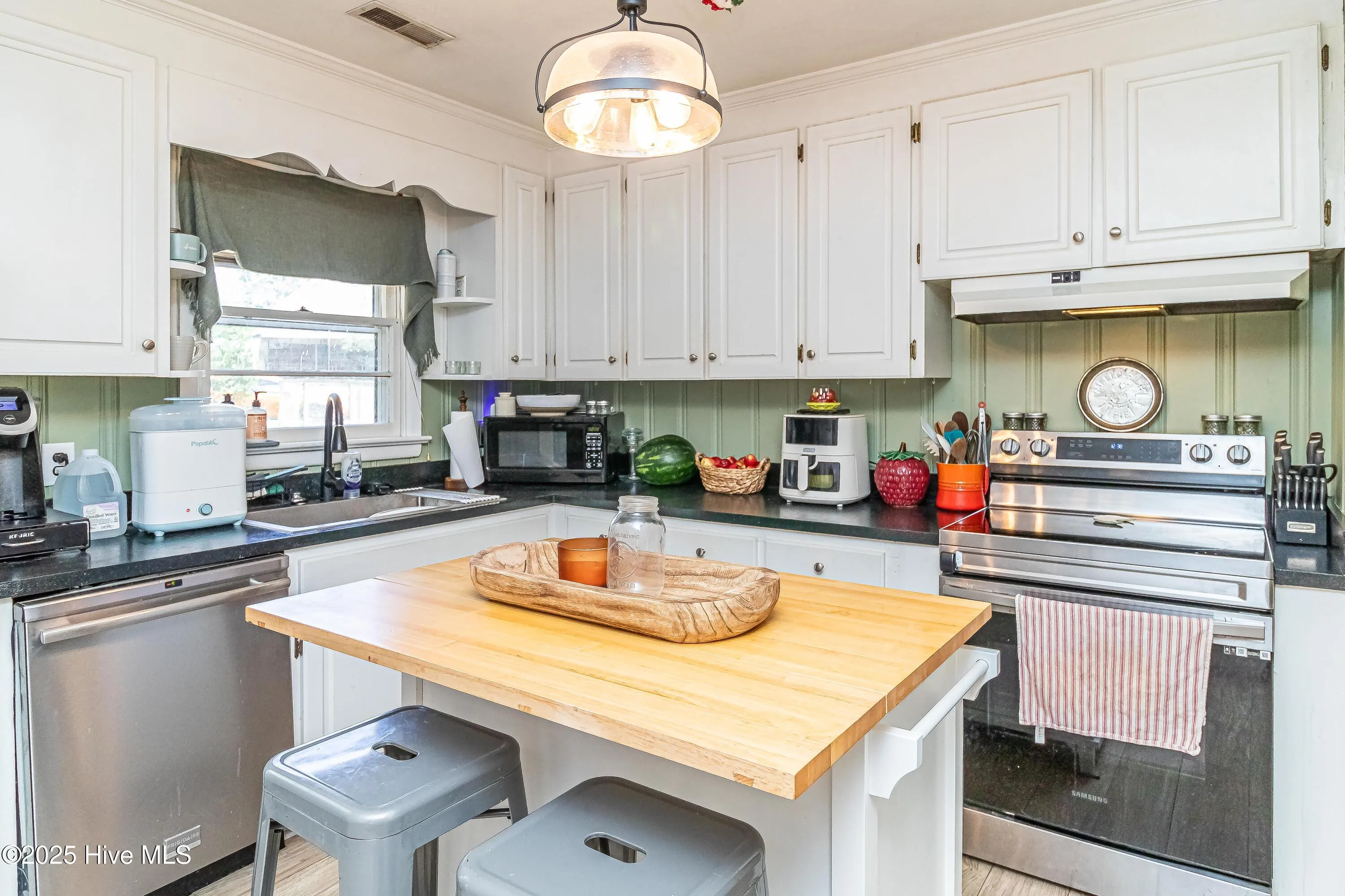 Goldsboro, North Carolina 27534, United States, 3 Bedrooms Bedrooms, ,2 BathroomsBathrooms,Residential,Active,163410