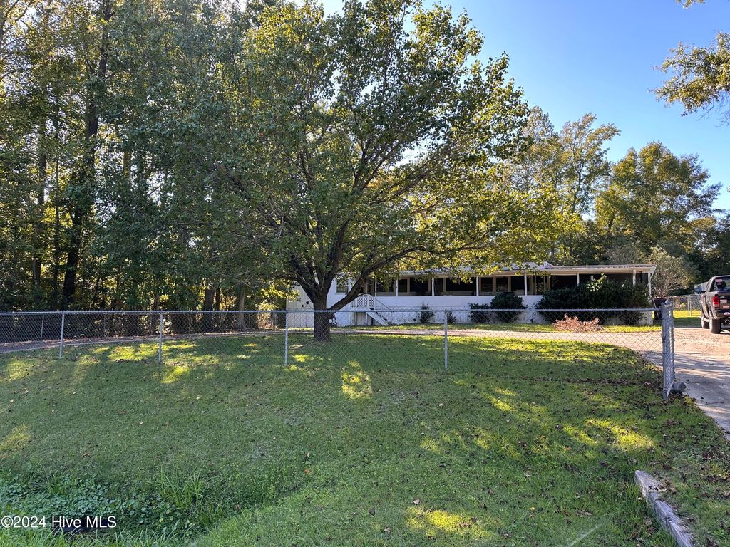 Photo of 120 Youpon Drive, Hubert, NC 28539 (MLS # 100543097)