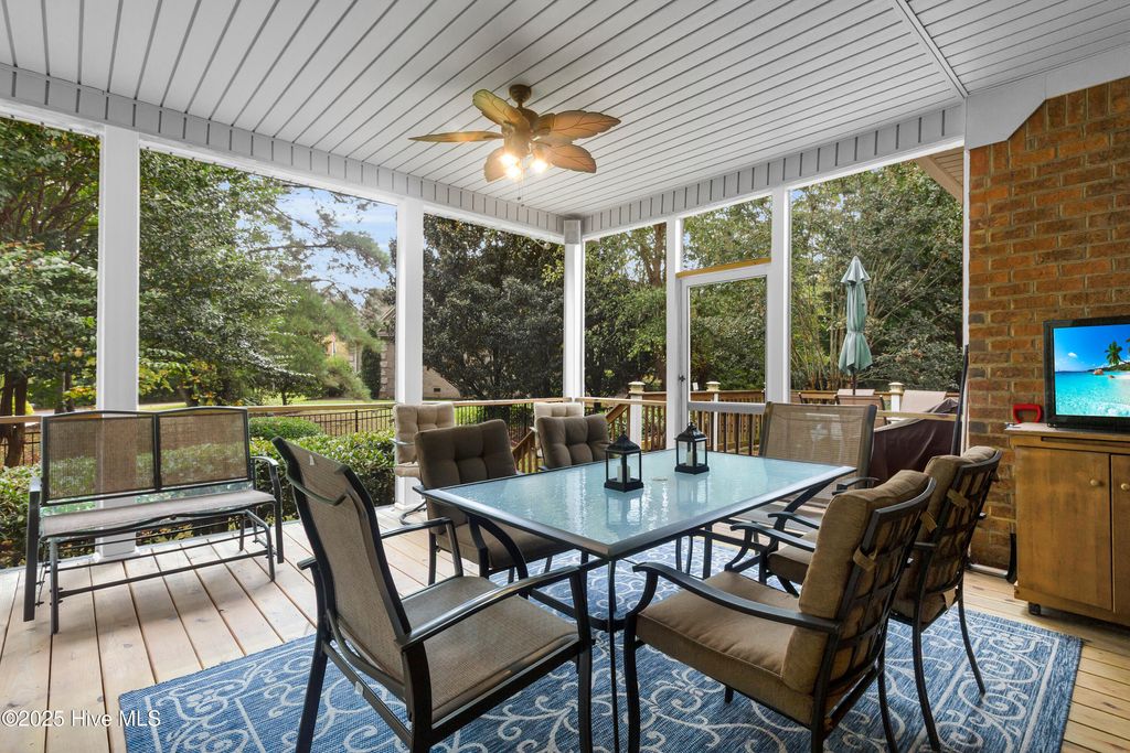 Photo of 113 Reinach Lane, New Bern, NC 28562 (MLS # 100532586)