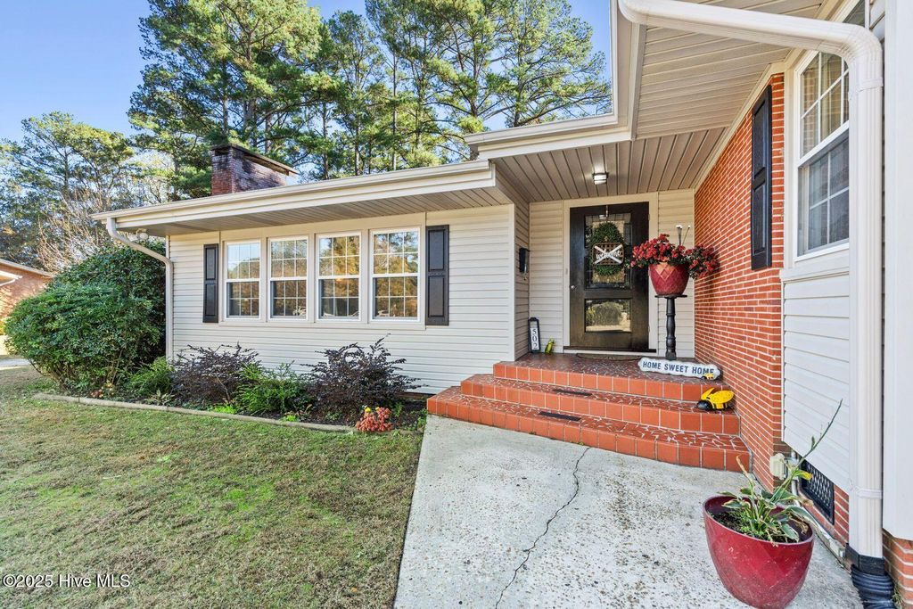 Photo of 502 E Cavenaugh Street, Wallace, NC 28466 (MLS # 100540004)