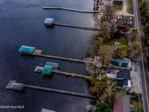 A home in Lake Waccamaw