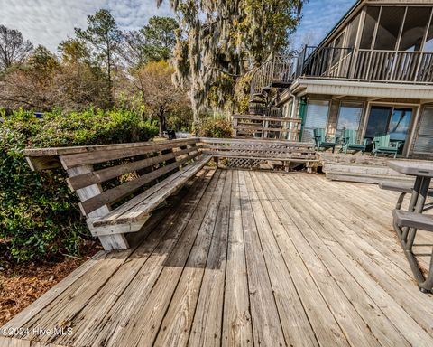 A home in Lake Waccamaw