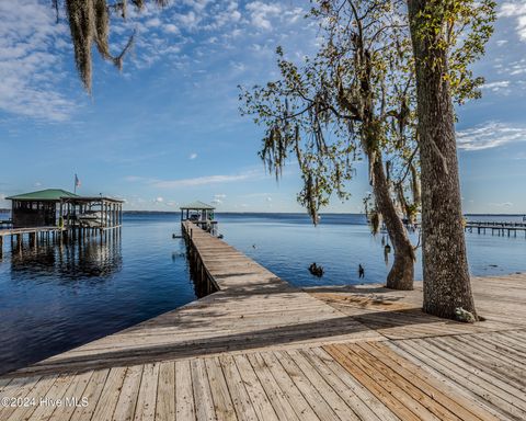 A home in Lake Waccamaw