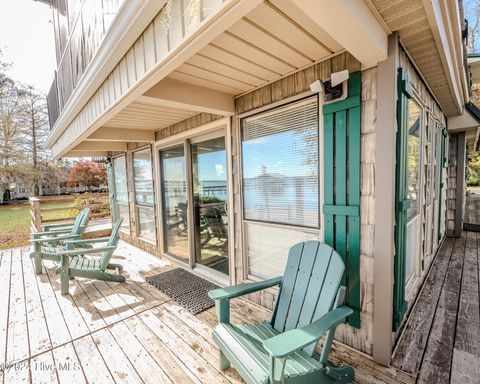 A home in Lake Waccamaw