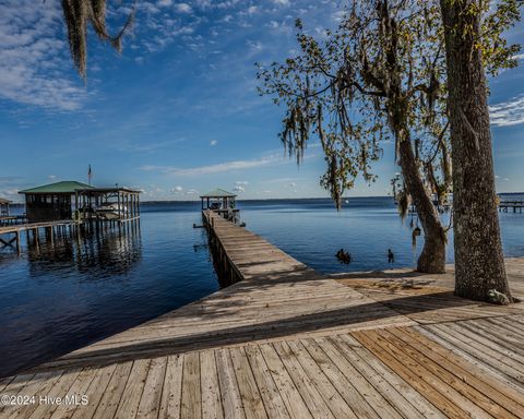 A home in Lake Waccamaw