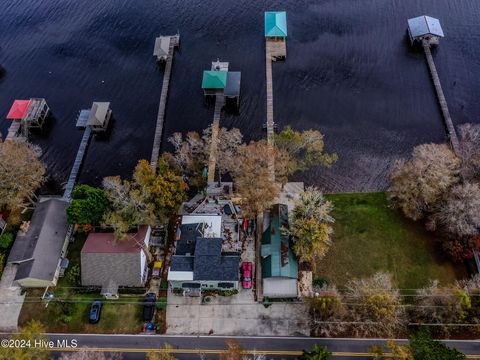 A home in Lake Waccamaw