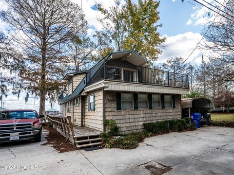 A home in Lake Waccamaw