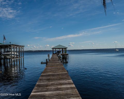 A home in Lake Waccamaw