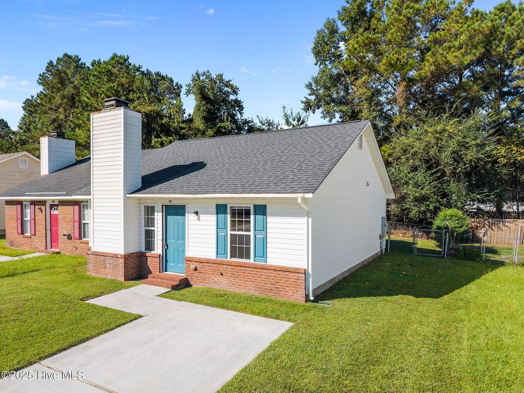 Photo of 207 Live Oak Court, Midway Park, NC 28544 (MLS # 100533048)
