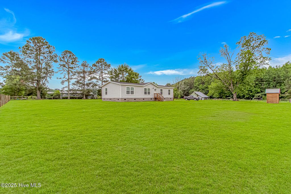 Photo of 198 Kinlaw Drive, Tabor City, NC 28463 (MLS # 100534362)