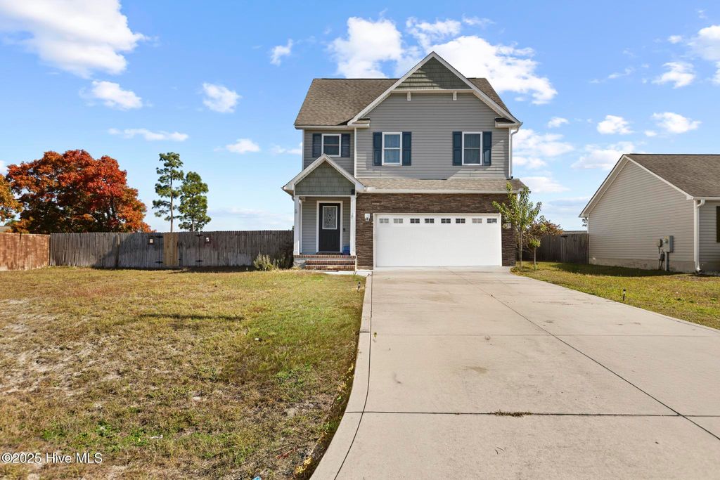 Photo of 135 Rosemary Avenue, Hubert, NC 28539 (MLS # 100541316)