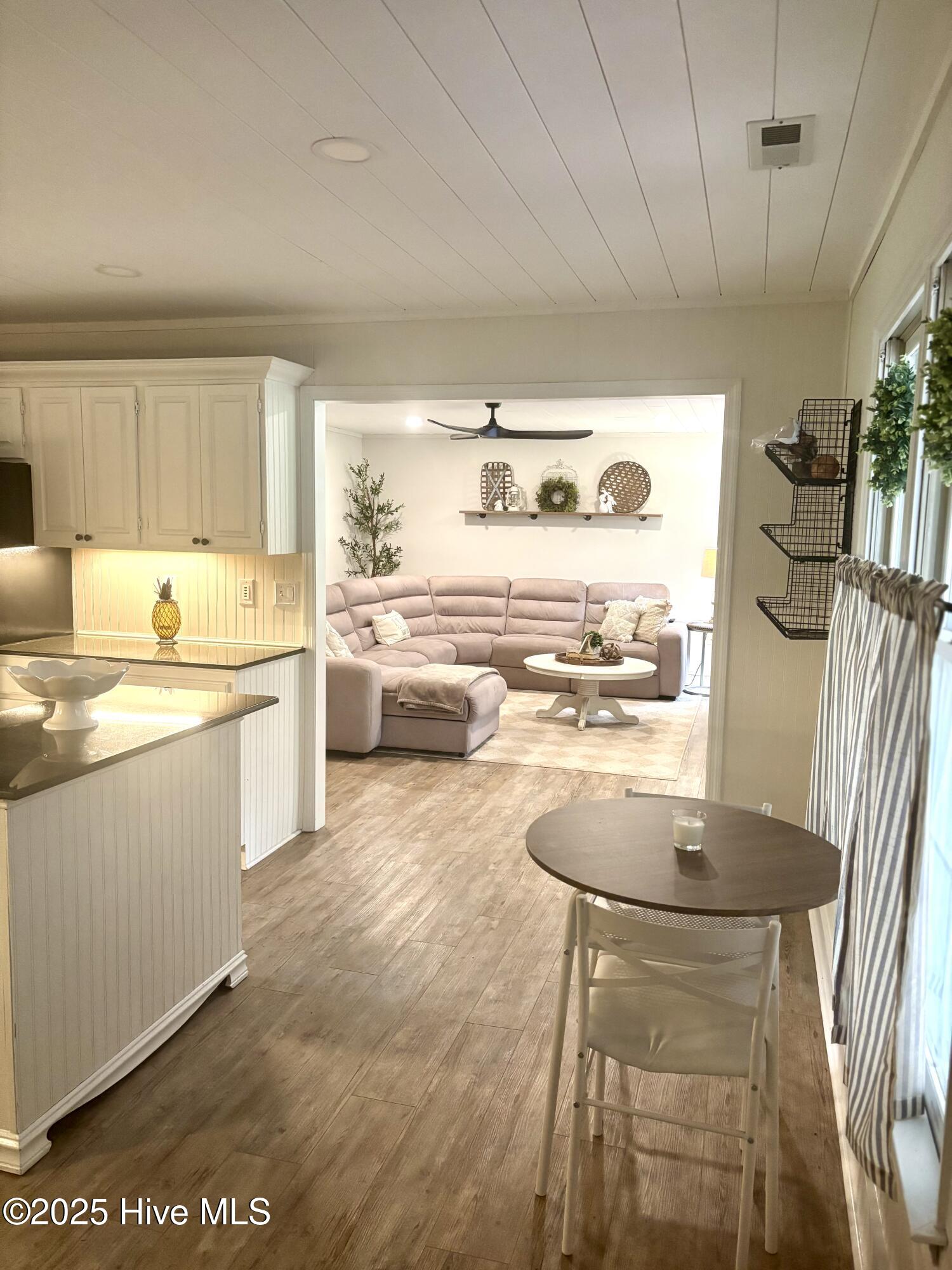 212 Seven Seas Drive