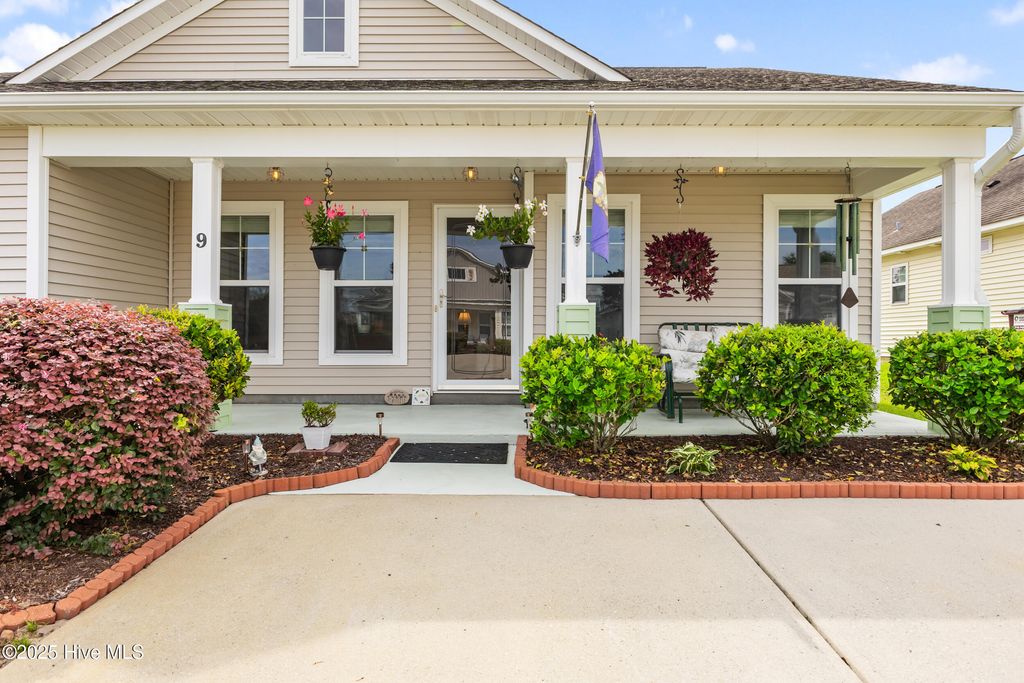 Photo of 9 Biscayne Drive, Rocky Point, NC 28457 (MLS # 100527852)