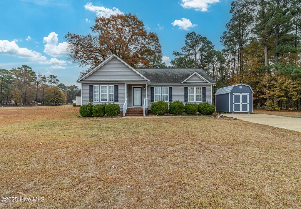 Photo of 104 Graces Farm Road, La Grange, NC 28551 (MLS # 100542867)