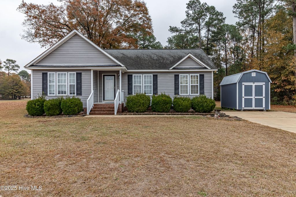Photo of 104 Graces Farm Road, La Grange, NC 28551 (MLS # 100542867)