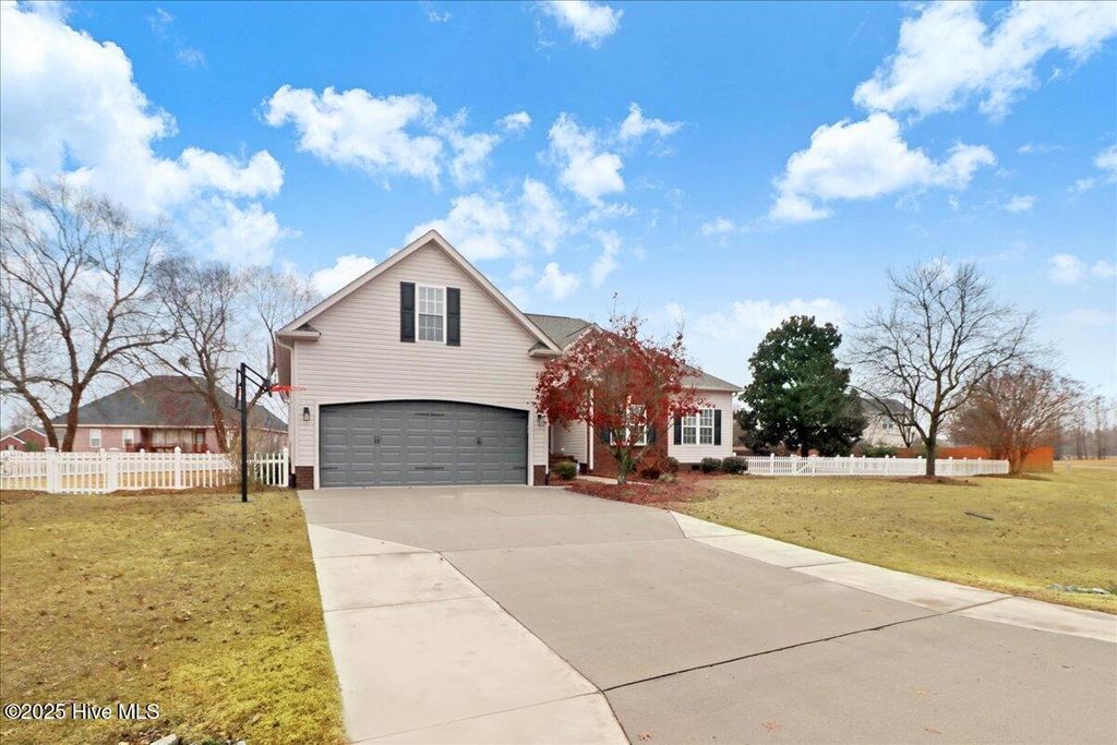 Photo of 205 Carlyle Circle, Goldsboro, NC 27530 (MLS # 100543415)