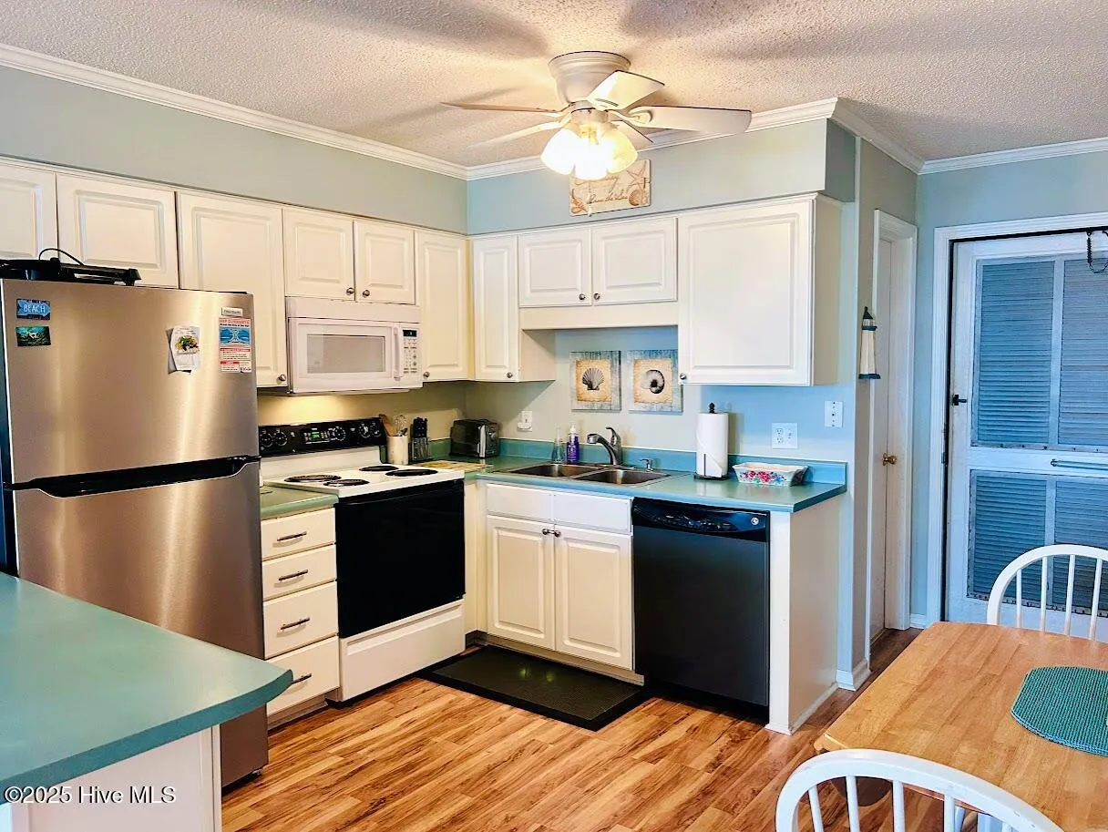 Carolina Beach, North Carolina 28428, United States, 2 Bedrooms Bedrooms, ,2 BathroomsBathrooms,Residential,Active,219171