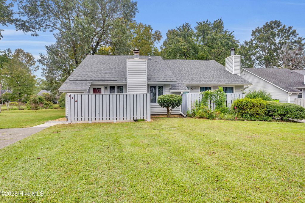 Photo of 11 Mulberry Lane #A, New Bern, NC 28562 (MLS # 100536032)