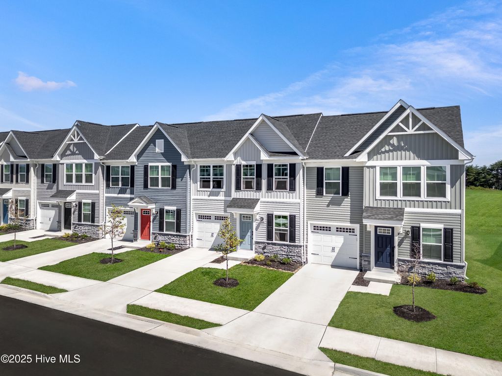 Photo of 3340 Primrose Drive, Navassa, NC 28451 (MLS # 100534946)