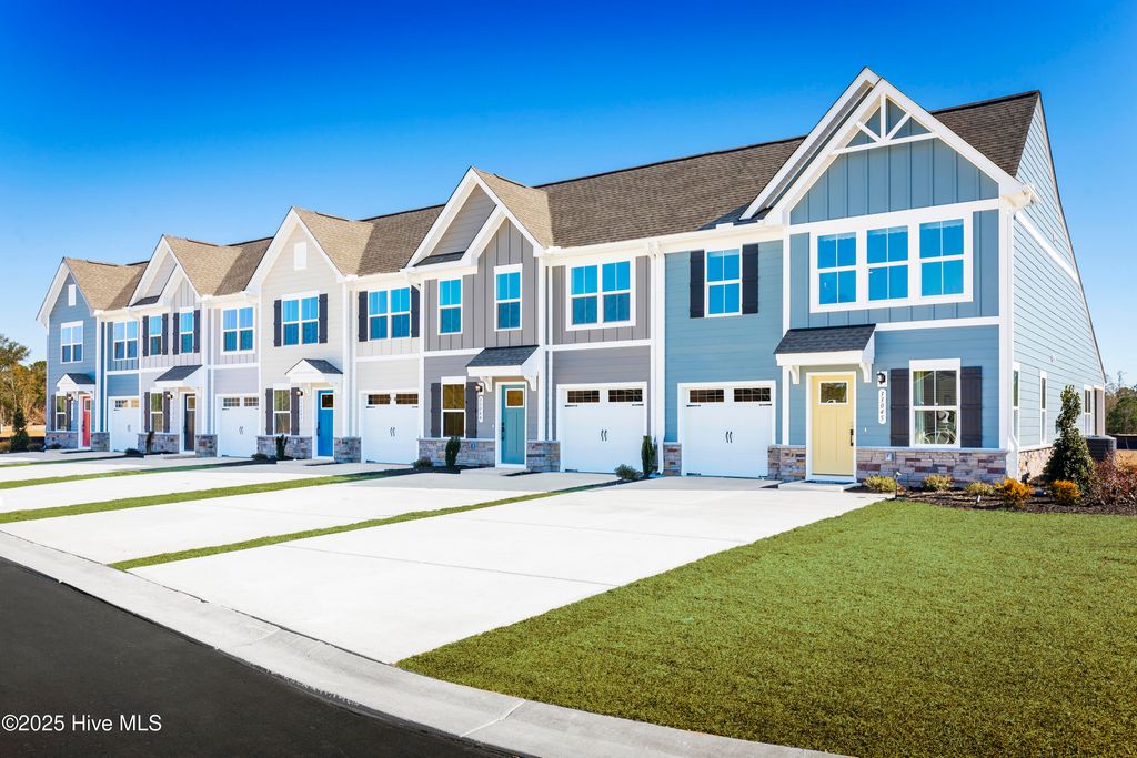 Photo of 3340 Primrose Drive, Navassa, NC 28451 (MLS # 100534946)