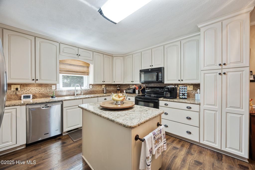 Photo of 2009 Johnson Road, Elizabeth City, NC 27909 (MLS # 100535394)