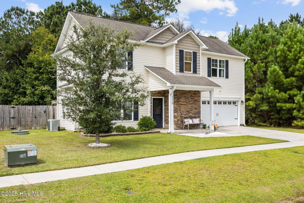 Photo of 175 Moonstone Court, Jacksonville, NC 28546 (MLS # 100529541)