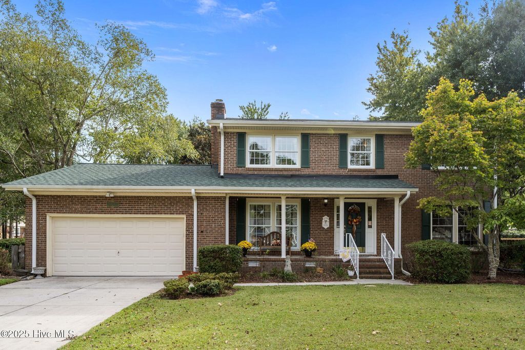 Photo of 521 University Drive, Jacksonville, NC 28546 (MLS # 100533925)