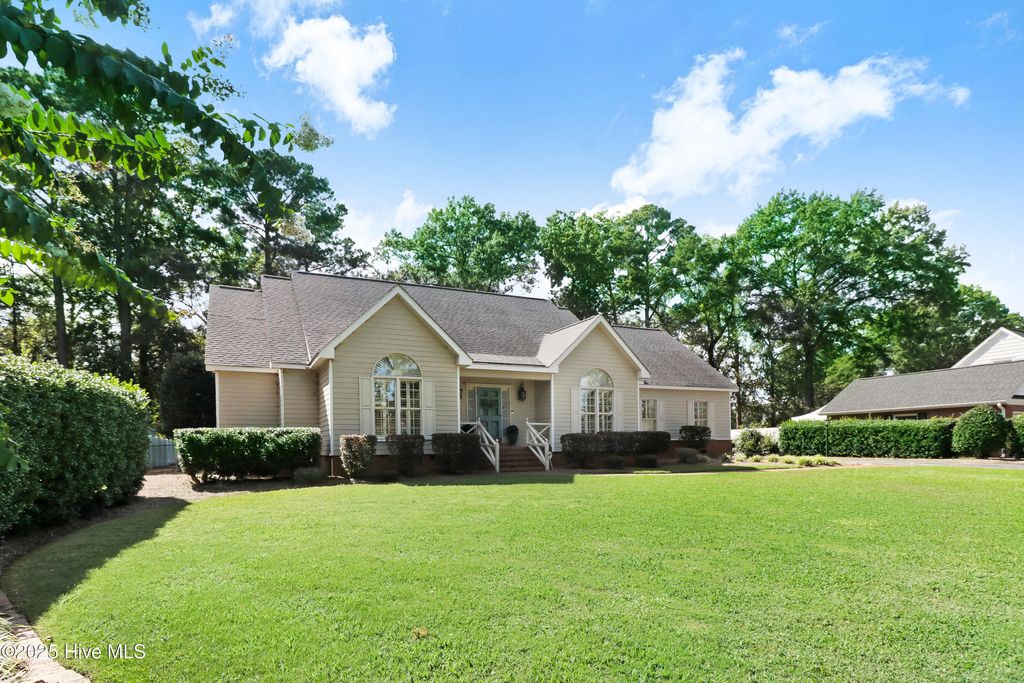 Photo of 1900 Greenbriar Road, Kinston, NC 28501 (MLS # 100528745)