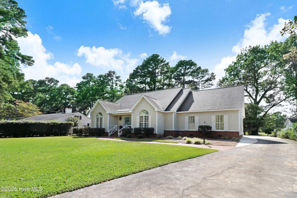 Photo of 1900 Greenbriar Road, Kinston, NC 28501 (MLS # 100528745)
