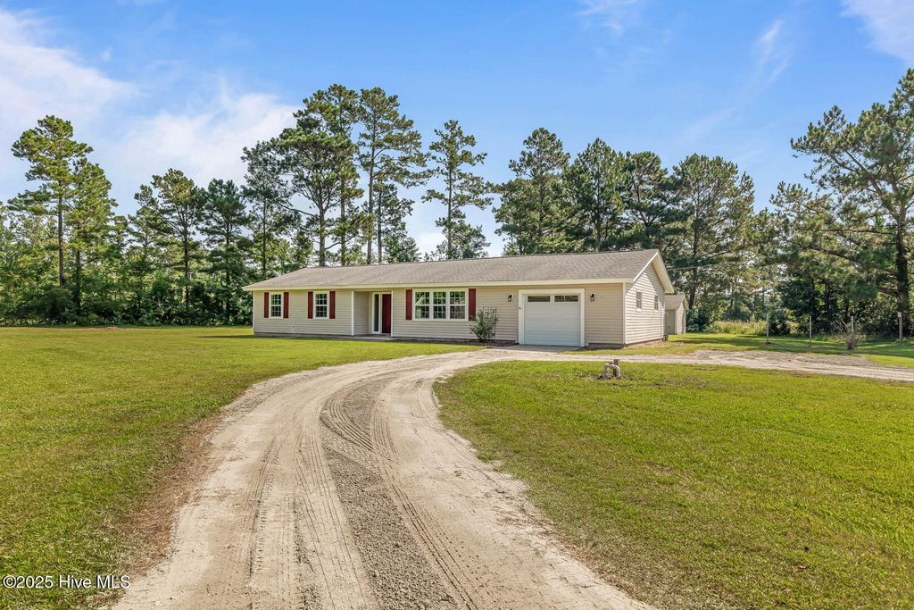Photo of 366 Grants Creek Road, Jacksonville, NC 28546 (MLS # 100527626)