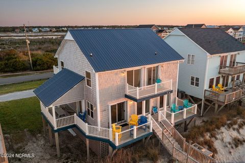 A home in North Topsail Beach