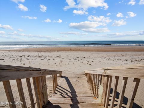 A home in North Topsail Beach