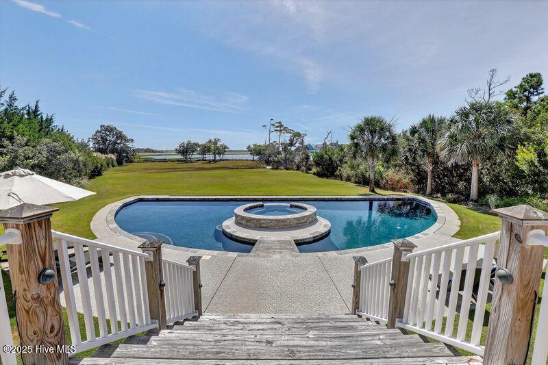 506 E Windward Landing Place