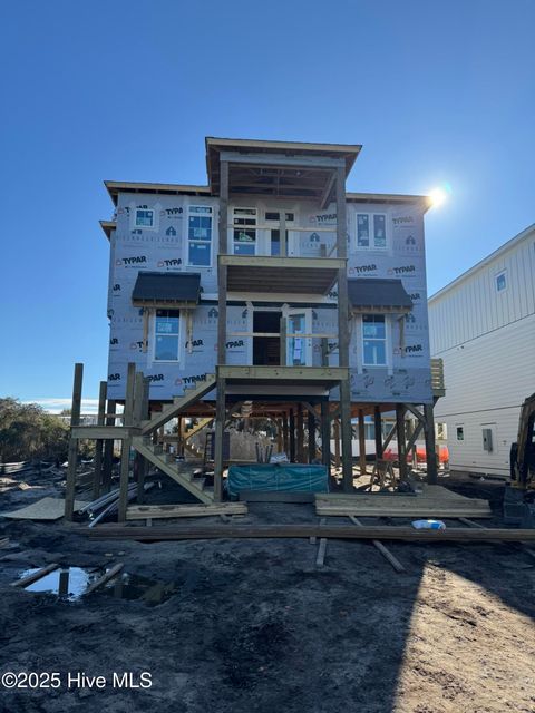 A home in Oak Island