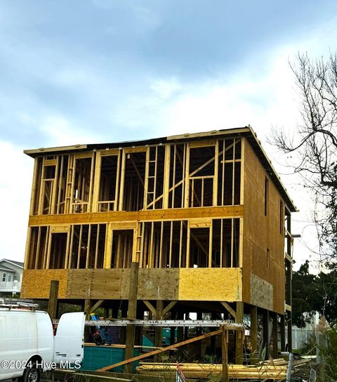 A home in Oak Island